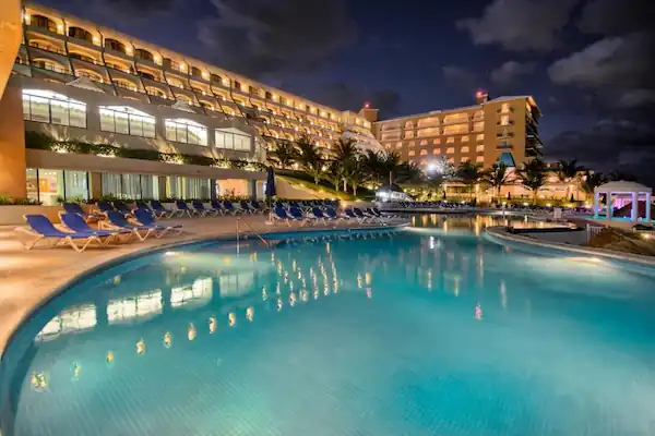 Golden Parnassus Resort and Spa Cancun